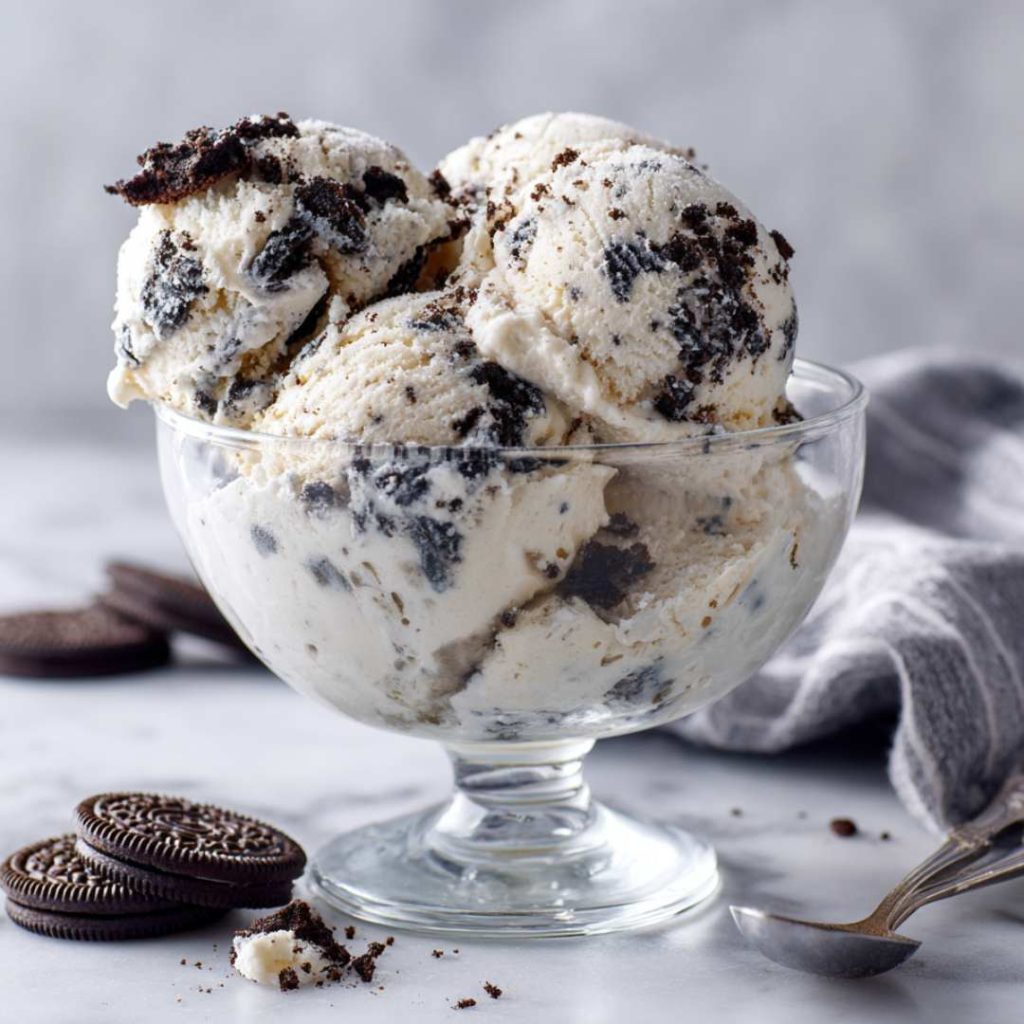 Homemade Cookies and Cream Ice Cream